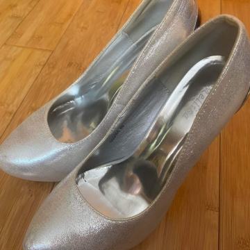 Cipele s visokom petom