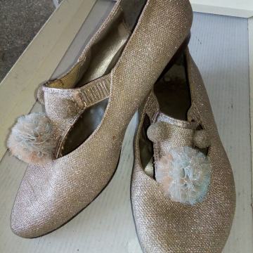 Cipelice sa pomponima/ vel. 36