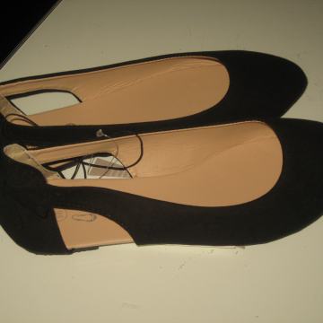 CRNE LAGANE  CIPELE BR. 36 NOVO