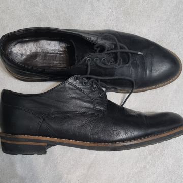 Crne kožne cipele 42