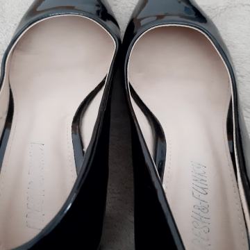 Crne lakirane salonke 41