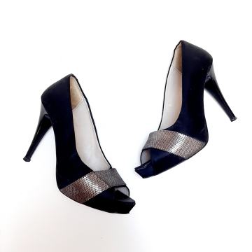 Crne štikle sa srebrnim sa platformom 37