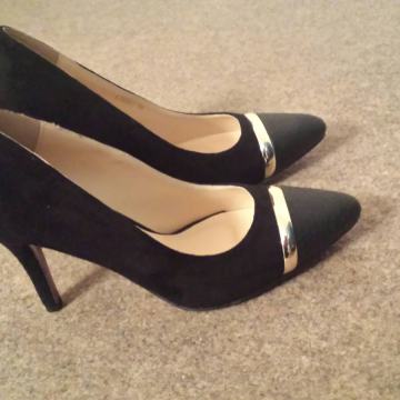 Cipele ženske crne štikle potpuno nove