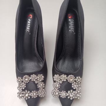 Crne štikle salonke 36 novo