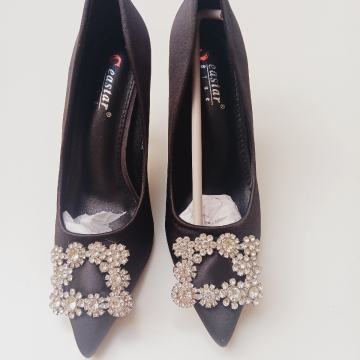 Crne štikle satenske 36 novo