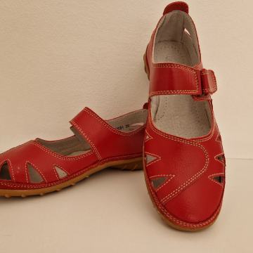 Nove kožne crvene cipele/sandale 37/38