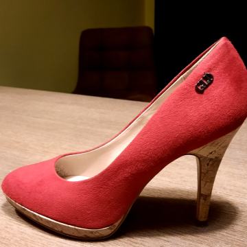 Sniženje!  Nove crvene cipele br. 38