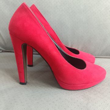 Crvene salonke broj 36,5