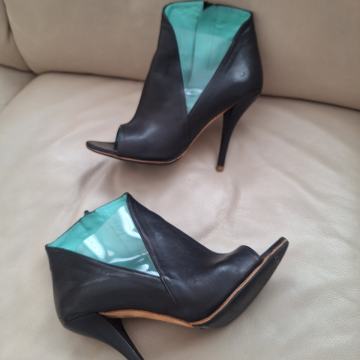 DIVINE FOLLIE kozne cipele br 40