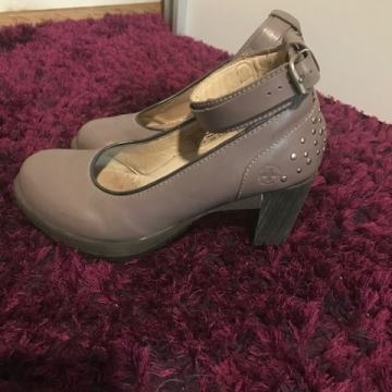 Dr. Martens br. 38