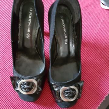 Elegantne zenske cipele