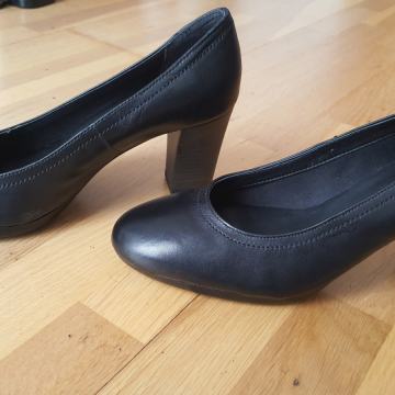 FX FRAU kozne cipele br 39