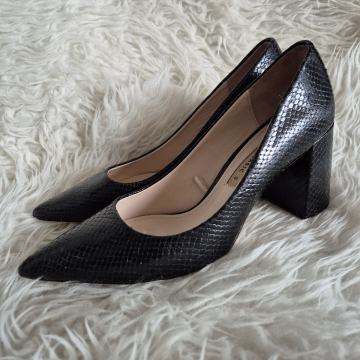 Gotovo nove Zara salonke br.40