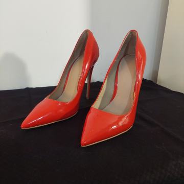 Guess crvene cipele na petu broj 40