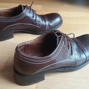 Kožne cipele br 37.5