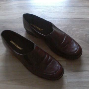 Nove kožne cipele, broj 41
