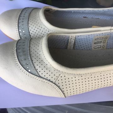 Kožne lagane cipele / balerinke br.40 - NOVO