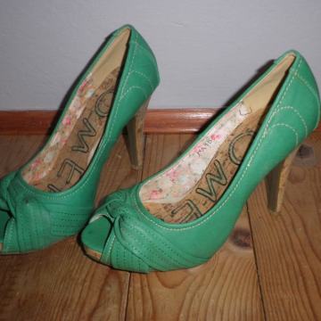 LAGANE ŽENSKE ŠTIKLE / CIPELE 38