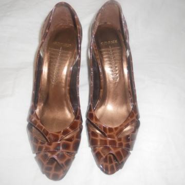Lakirane smeđe kroko cipele 38