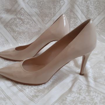 Les autres cipele salonke lakirana koža