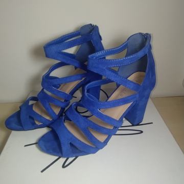 LOT obuće sandale tenisice štikle