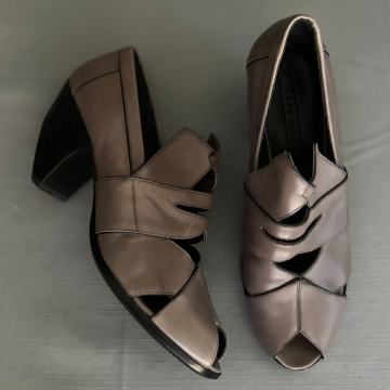 Marc Jacobs - 37 - collector’s item