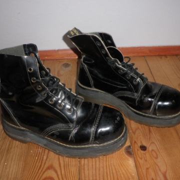 MARTE DR. MARTENS - ŽENSKE KOŽNE CIPELE 39 / METALNA KAPICA