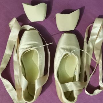 Nove ne korištene baletanke "špice" 33