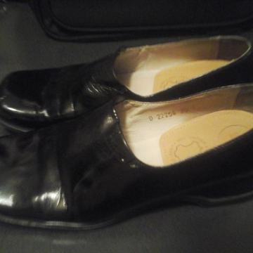 Nera br.38 kvalitetne udobne cipele lakirane