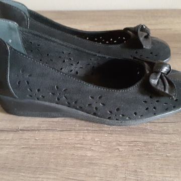 Nove, Peko, crne, kožne,  36