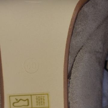 PRODAJEM ZENSKE CIPELE