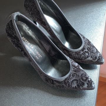 Prodajem ženske cipele