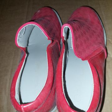 Prodajem zenske cipele
