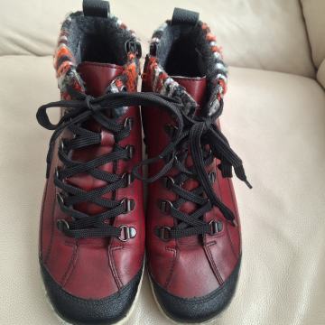 Remonte kozne cipele br 38