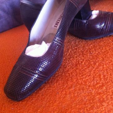 ROSINI ŽENSKE CIPELE 38 KOŽNE SMEĐE POLULAKIRANE PETA 4,5 CM