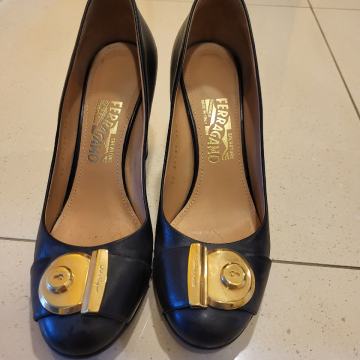 Salvatore Ferragamo cipele 40