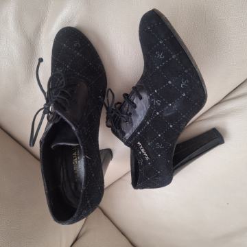 SGARIGLIA kozne cipele br 37