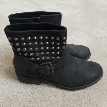 Sive gležnjerice cipele zakovice Deichman 41