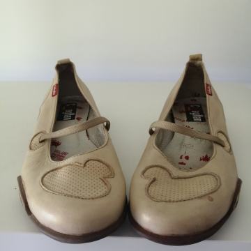 SKUPE BEŽ CIPELE 41