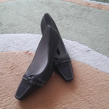 Nove smeđe cipele 38