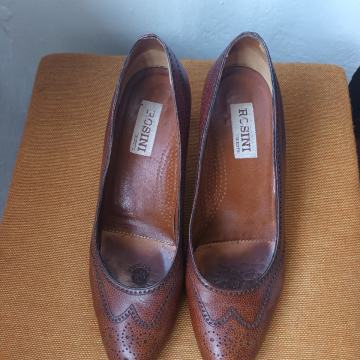 SMEDJE KOZNE CIPELE BR.39