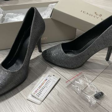 Sreberne štikle 37 veličina - NIKAD nošeno!