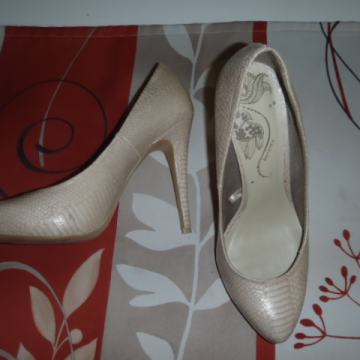 Štikle cipele BERSHKA 40