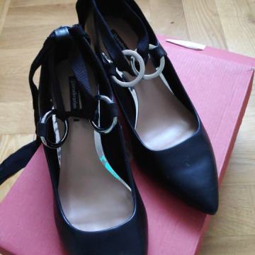 Stradivarius cipele br.36