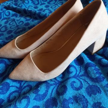 STRADIVARIUS CIPELE 38 SALONKE ŠPIC BLOK PETA