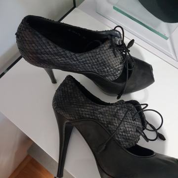 Stuart Weizman  cipele otvoreni prsti broj 39