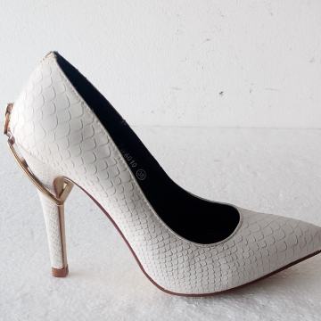 Sweet Shoes bijele salonke sa zlatnim ukrasom/ vel. 38 (realno 37)