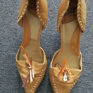 Talijanske SKP kožne, elegantne cipele.Broj 39. Oker boje.