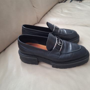 Tamaris kozne cipele br 40