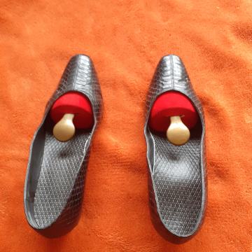 TAMNOPLAVE KOŽNE SALONKE, 39